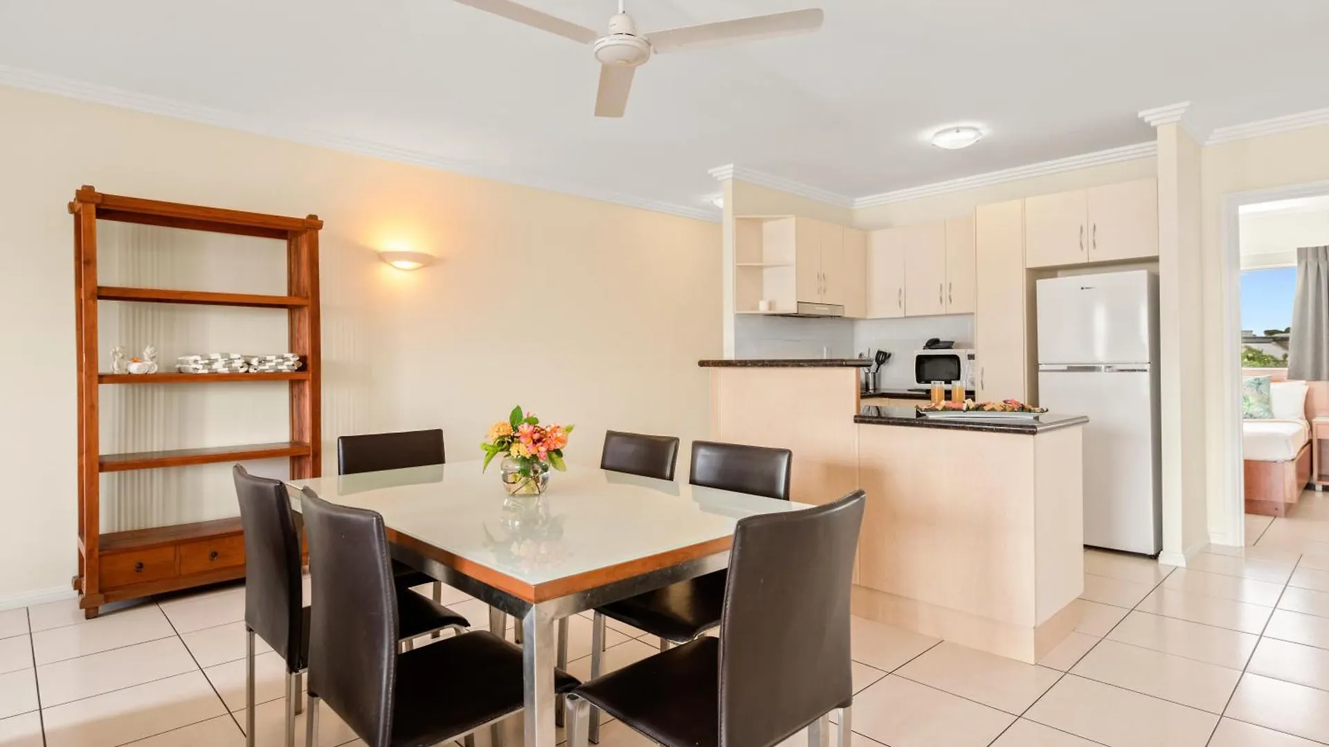 Bay Village Tropical Retreat & Apartments Cairns 3*,