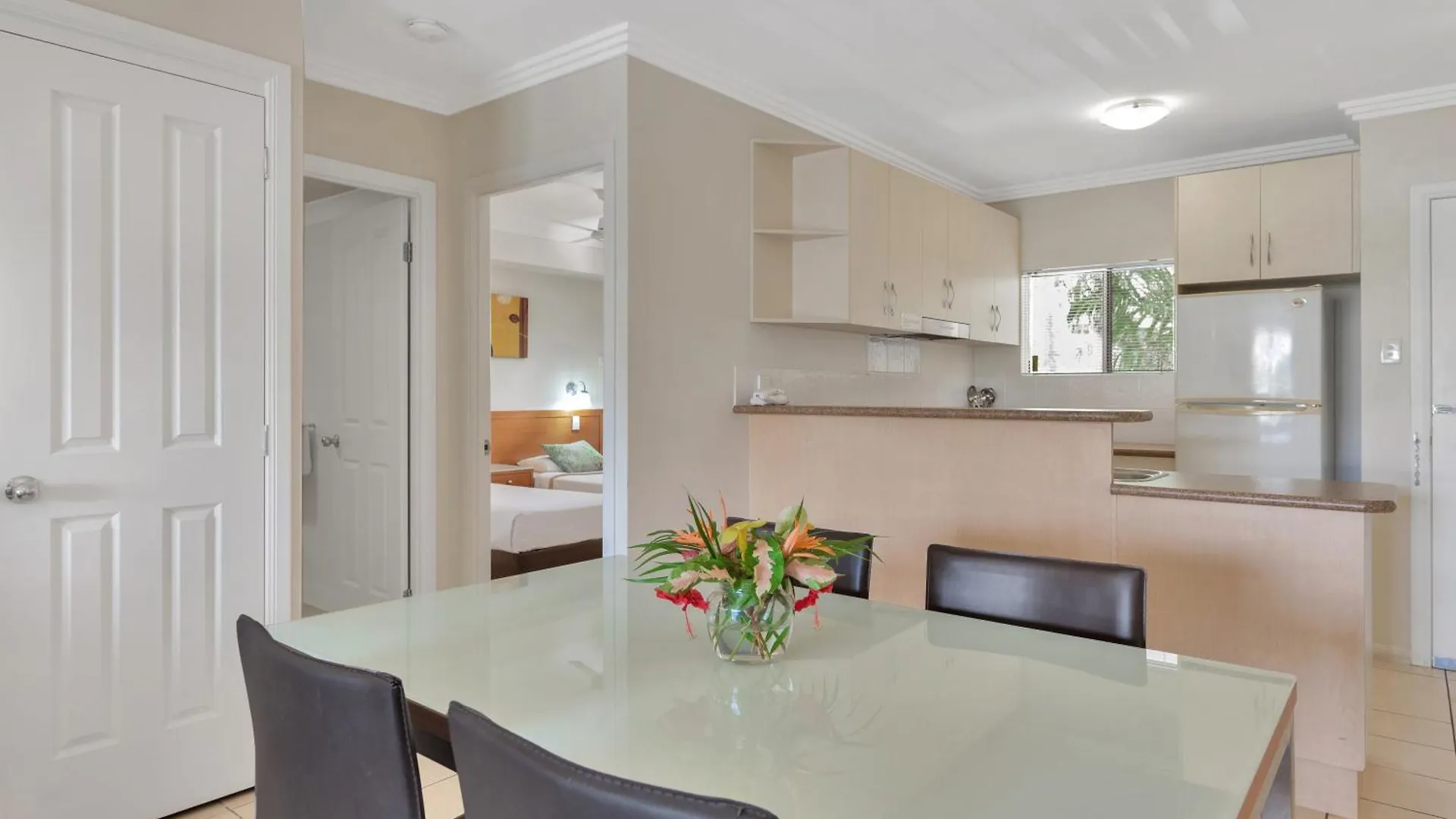 Bay Village Tropical Retreat & Apartments Cairns Aparthotel