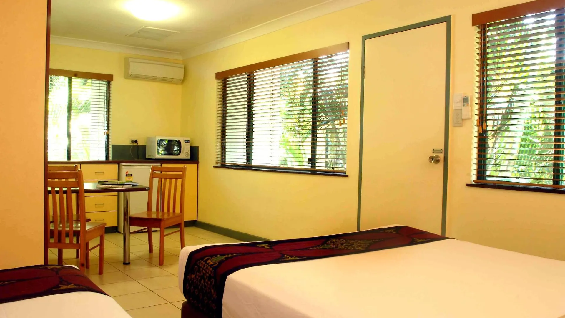 Apartahotel Bay Village Tropical Retreat&apartamentos Cairns