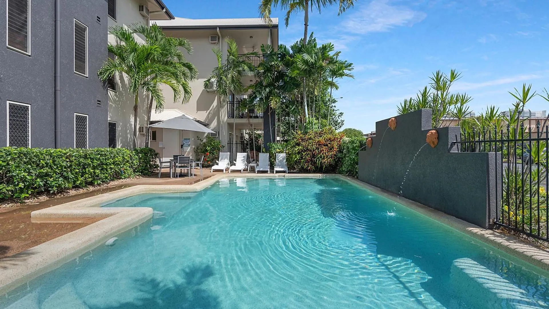 Bay Village Tropical Retreat&apartamentos Cairns