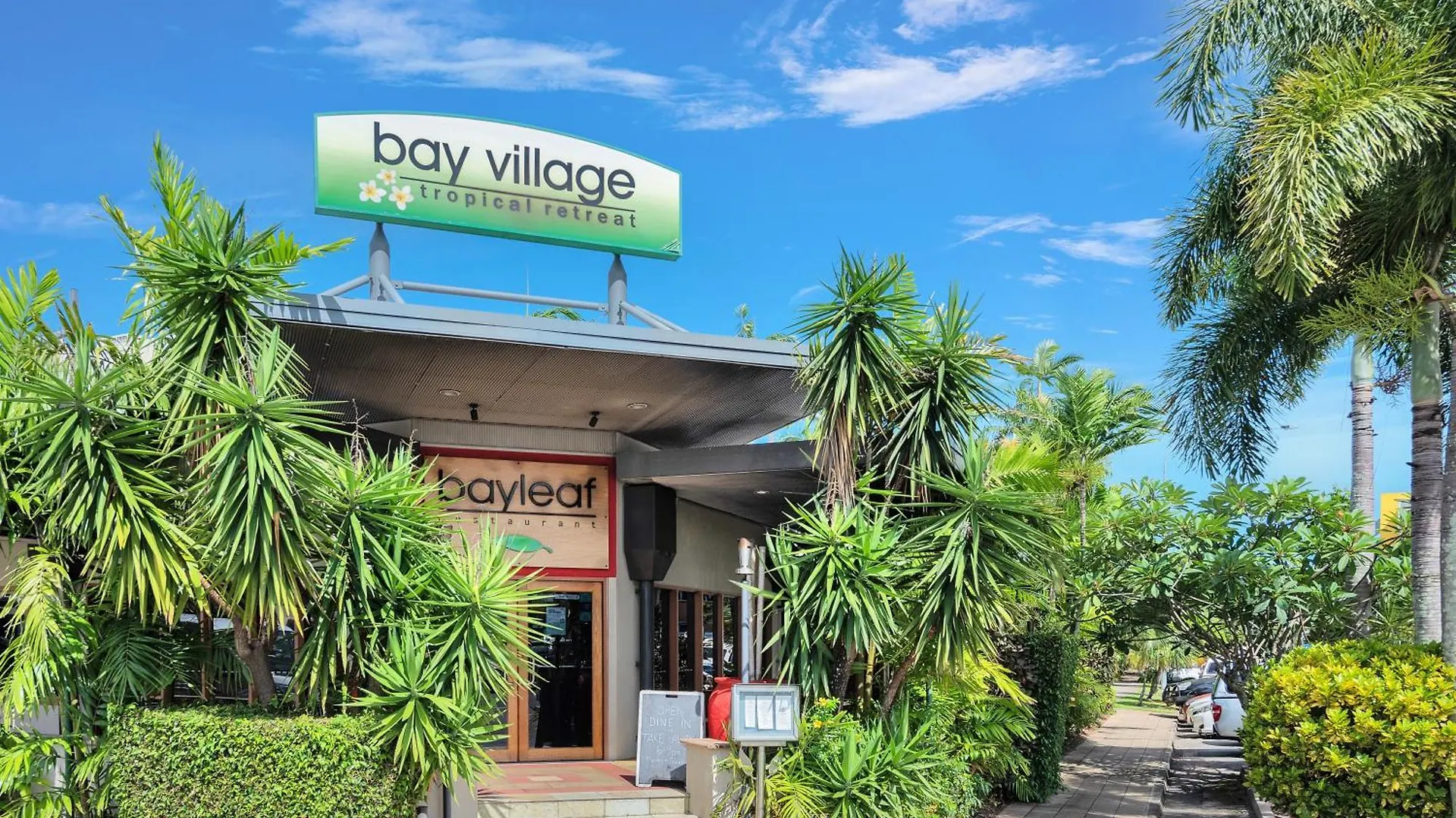 Bay Village Tropical Retreat&apartamentos Cairns Apartahotel