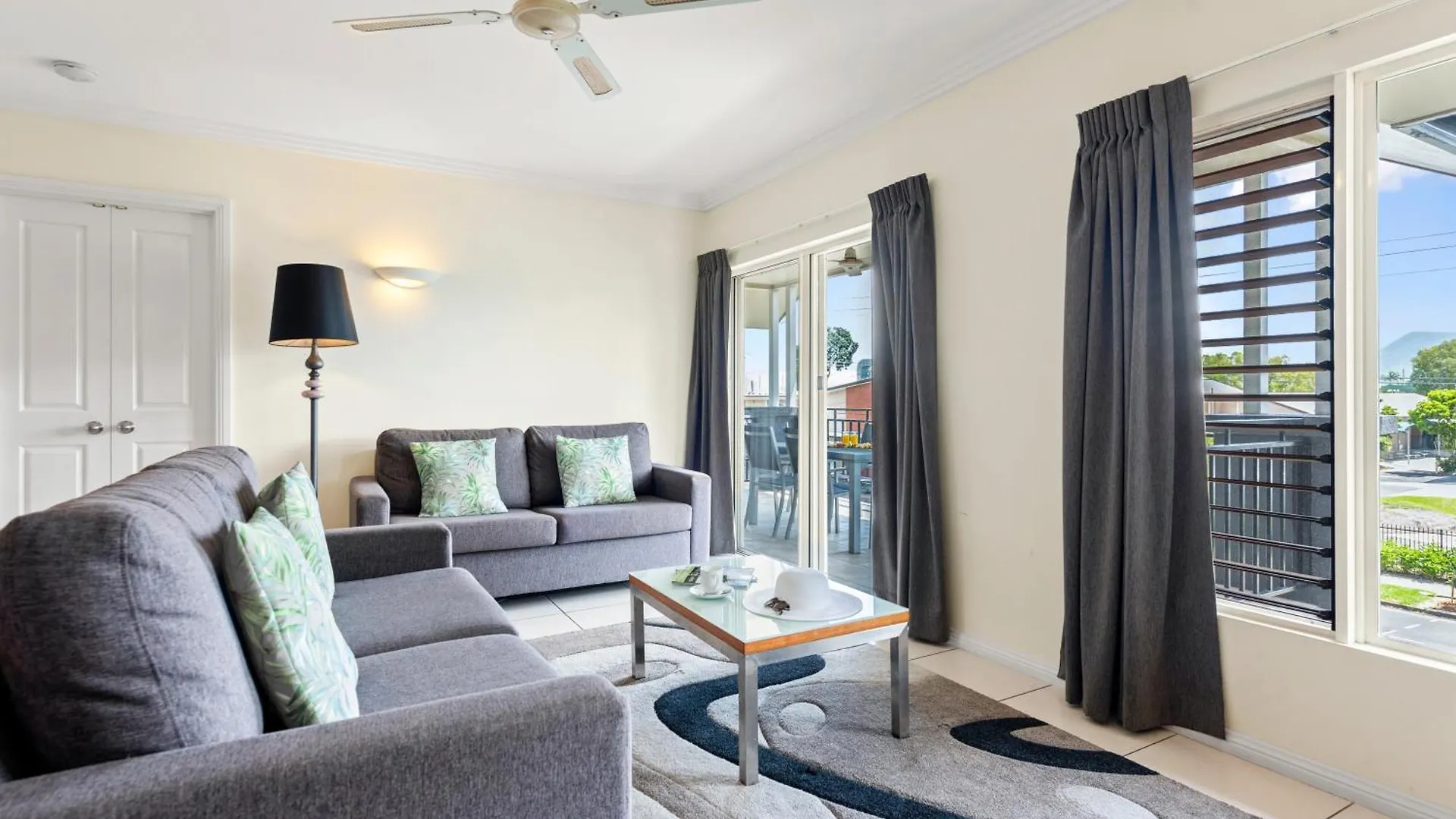 Apartahotel Bay Village Tropical Retreat&apartamentos Cairns