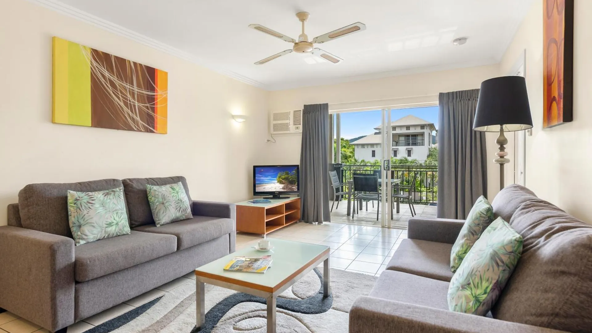 Bay Village Tropical Retreat&apartamentos Cairns Apartahotel